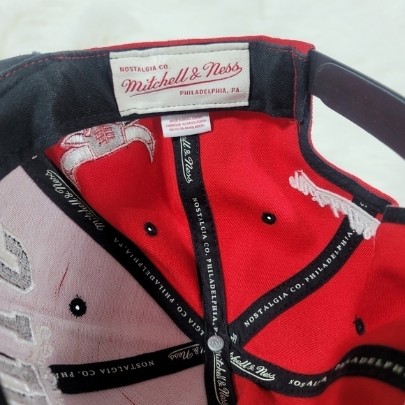 NBA HARD WOOD CLASSICS  CAP BULLS - Picture 4 of 8